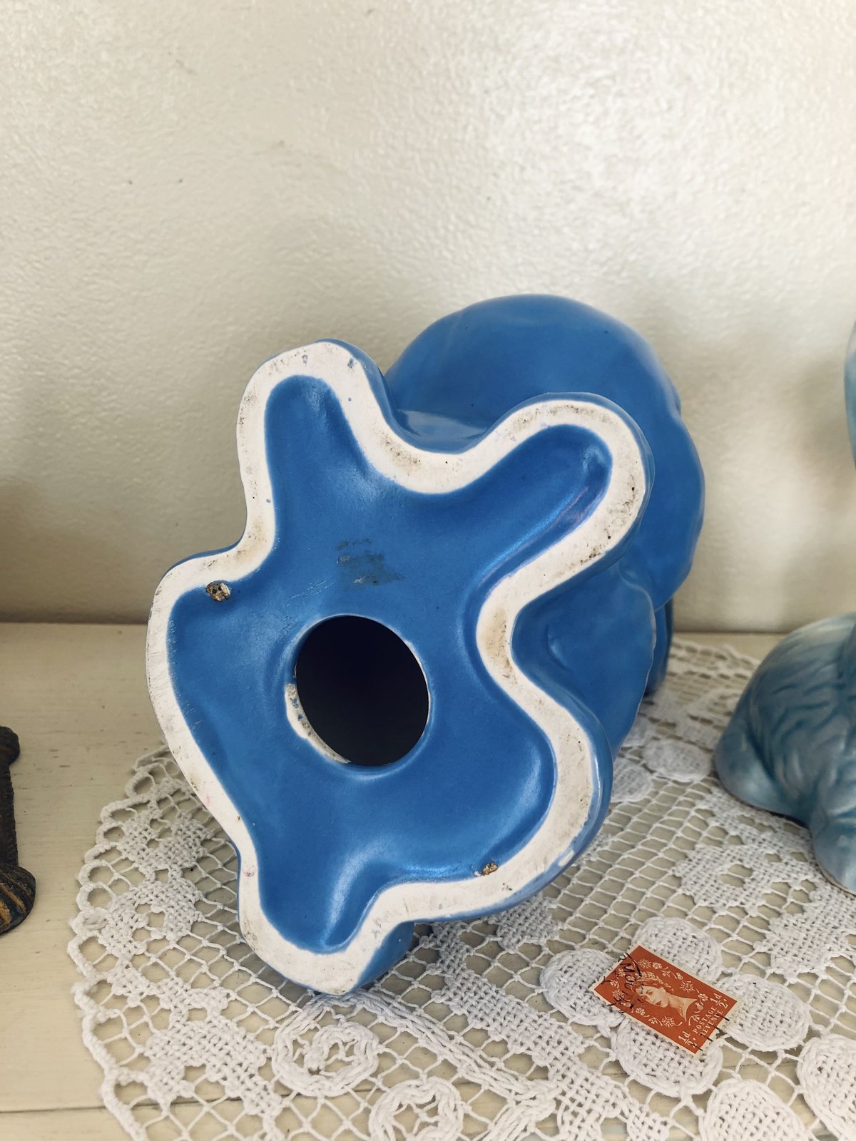 ○e-13/青いうさぎのフィギュア | PISKEY -イギリスのふるいもの