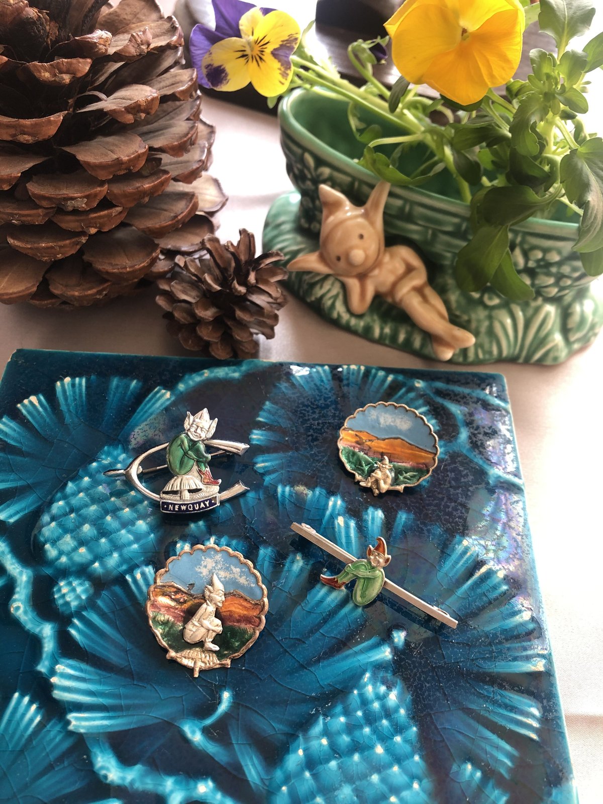 ○pa-4/エドワーディアン シルバー＆エナメル製妖精ピスキーのブローチ