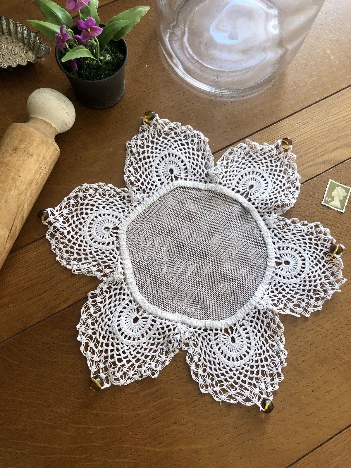 ○l-12/ライトブラウンのガラスビーズのジャグカバー/ドイリー