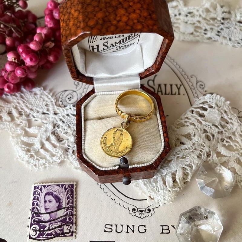 ○ab-227/エリザベス女王のコインリング | PISKEY -イギリスのふるい