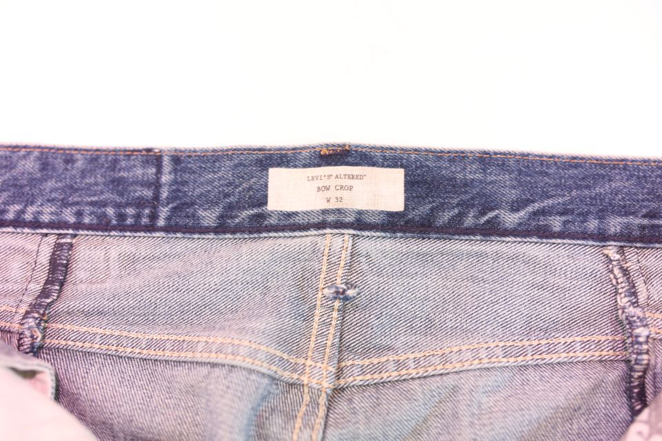 Levi's altered bow crop deals