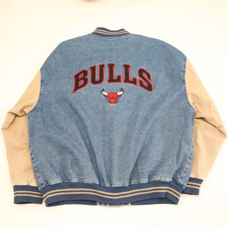 シカゴ・ブルズ デニムスタジャン Chicago Bulls | Blue