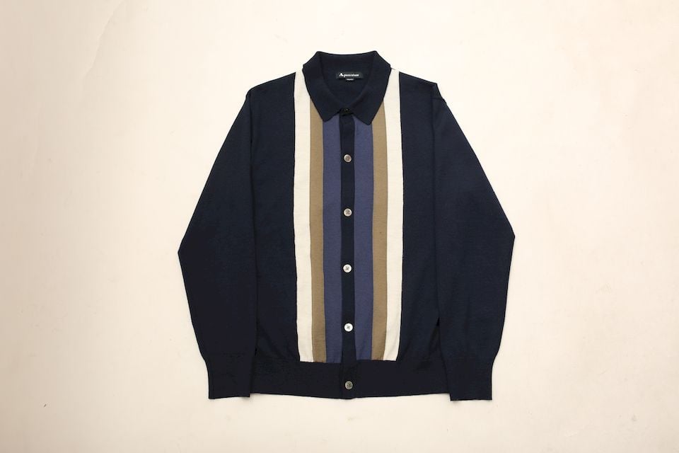 希少aquasqutumアクアスキュータムドイツ製カーディガン金釦