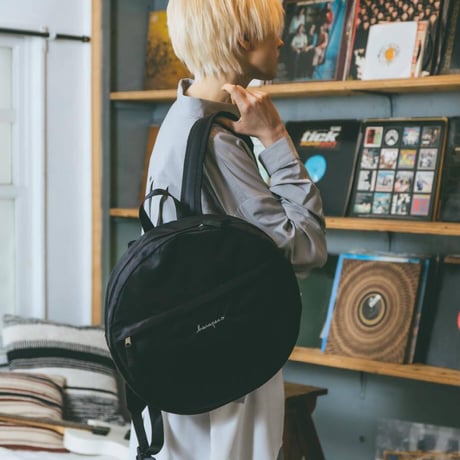 Circle Backpack-ブラック
