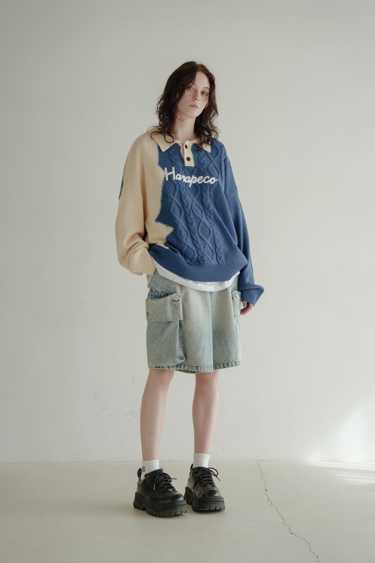Bicolor Button Knit - ブルー Lサイズ Bicolor Button Knit - ブルー | harapeco Store