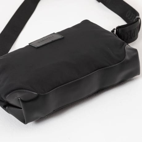 CUSHION BAG - ブラック