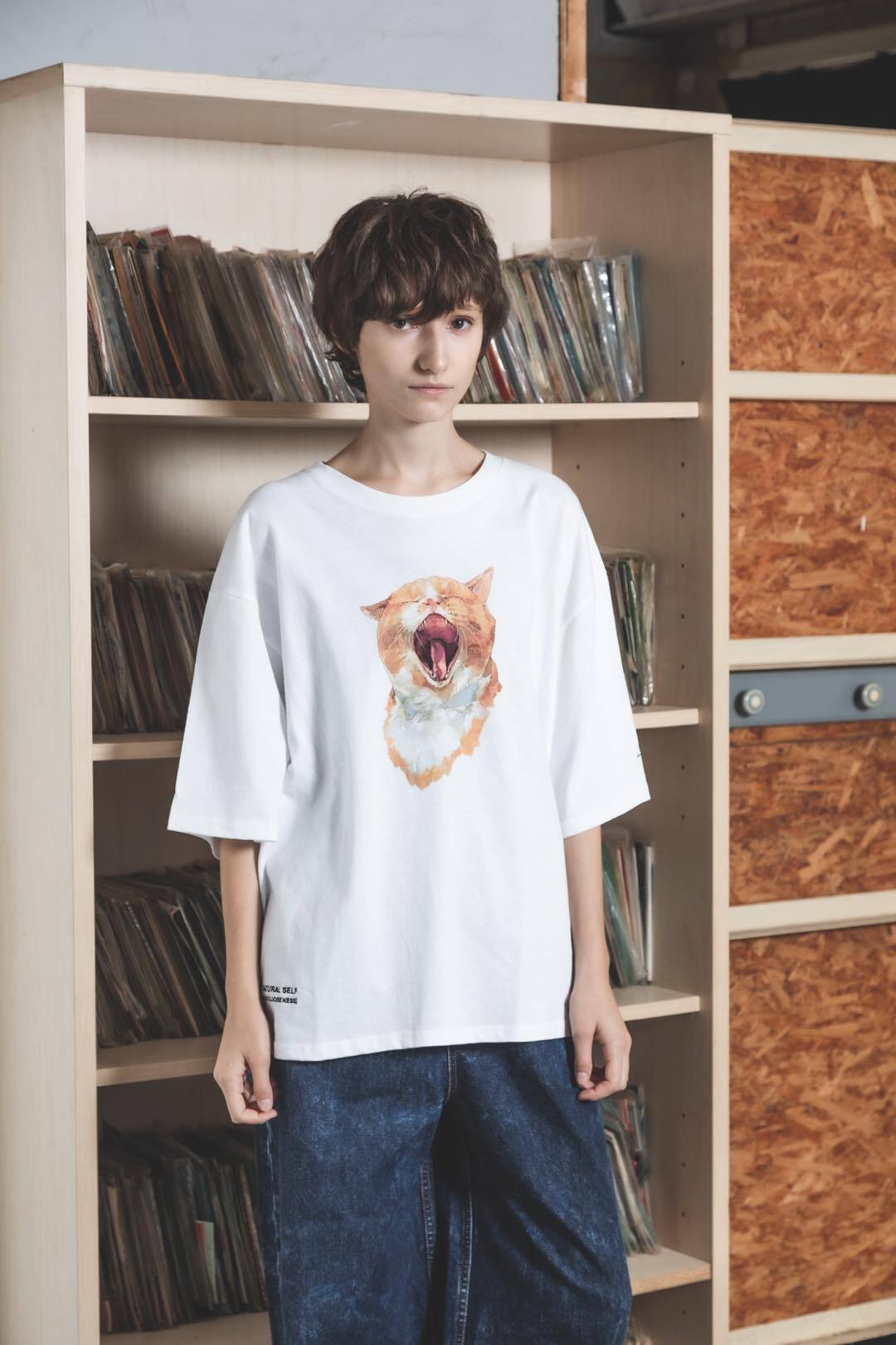 Neko Tee (Akubi)-ホワイト | harapeco Store Neko Tee (Akubi)-ホワイト | harapeco Store
