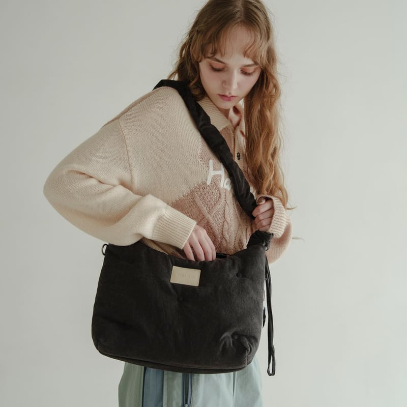 harapeco商店　Suede Cloud ShoulderBag Suede Cloud ShoulderBag - ブラック | harapeco Store