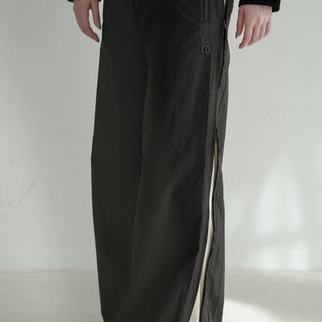 SideZipp Nylon Track Pants - ブラック