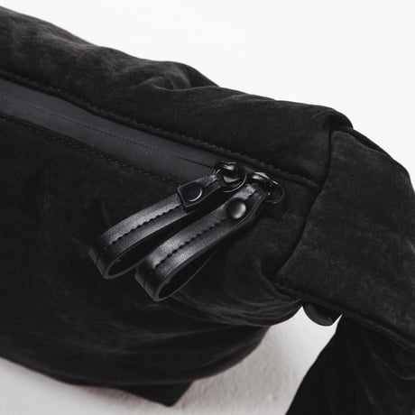 Suede Cloud ShoulderBag - ブラック