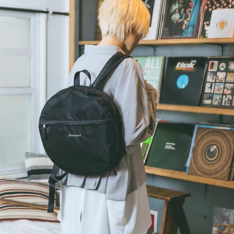 Circle Backpack-ブラック
