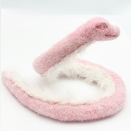 【スペシャルアーティストお守り商品】Dragon BreederMIURAYOKO〜世界に１つの羊毛蛇（ローズクォーツ）