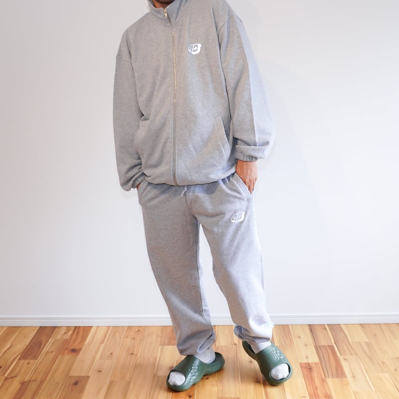 4D®︎ Chill suits | FOUR DOTS®︎