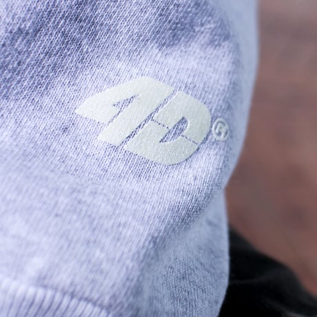 AIM ZIP HOODIE