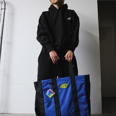 64D® TOTE