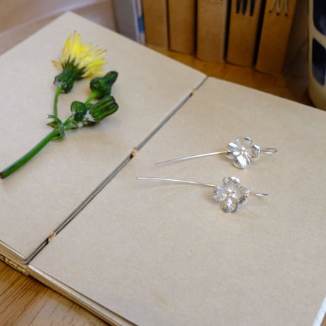 シルバーピアス（タイの花) 2525_0302003