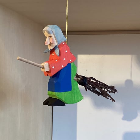 【ベティーナ工房】　魔女とほうき　吊り型