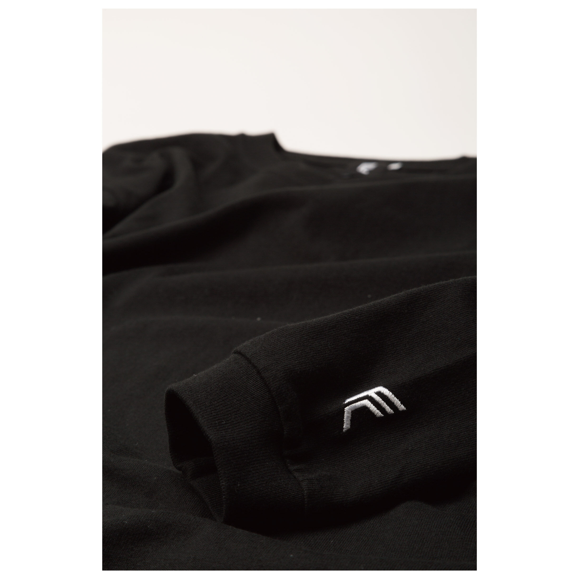 袖ワンポイントロゴ刺繍Tシャツ（長袖）ブラック | 福山シティFC
