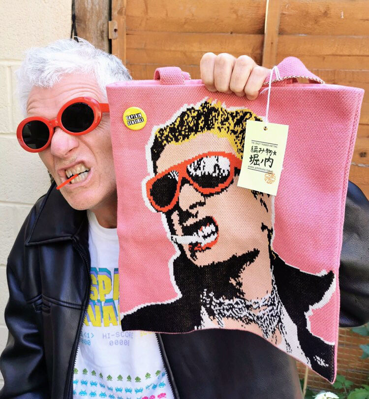 キャプテン・センシブル（The Damned）ニットバッグ・ピンク／バッジ