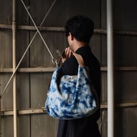 【shimaai】リネン ワンショルダーバッグ｜絞り染め