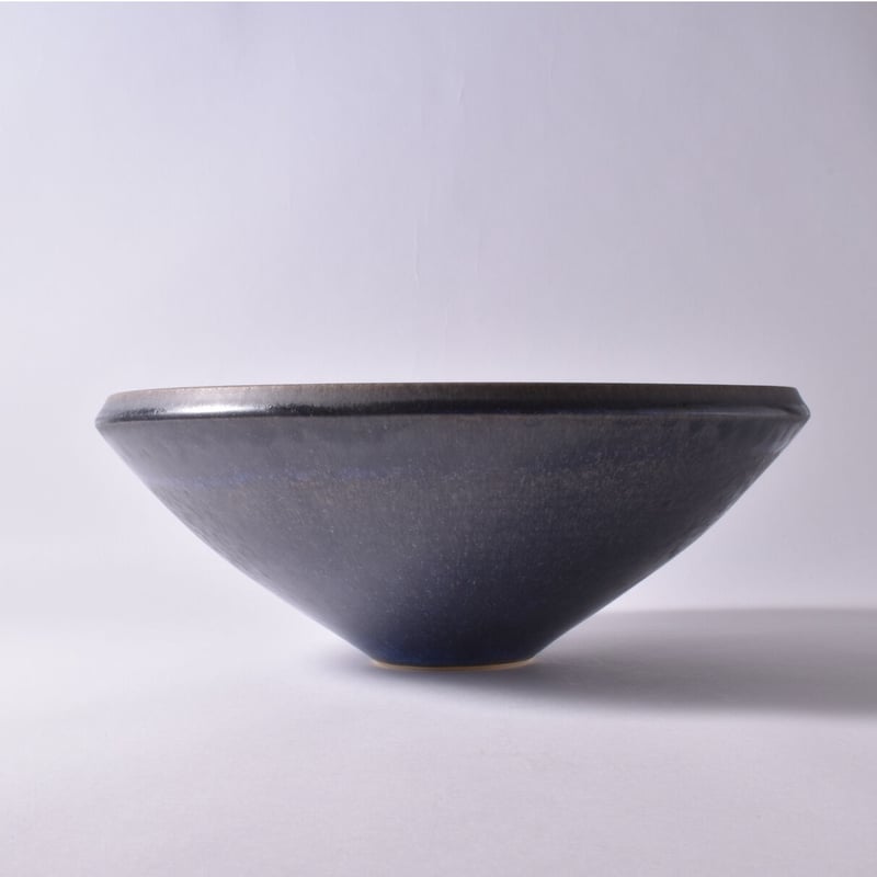 岩崎龍二】椿 ブルーグレー 鉢 | かさねあわせ