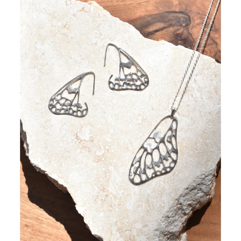 seek a seed】オオゴマダラのピアス | かさねあわせ