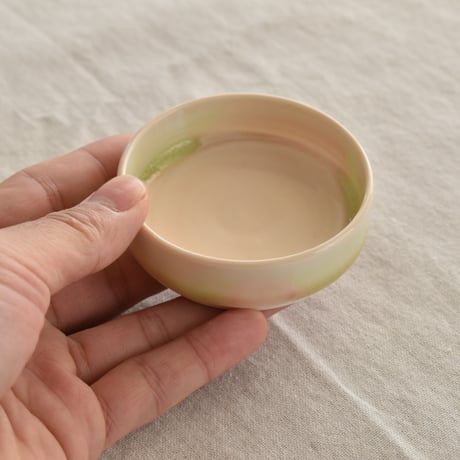 【イワオトナリテ】ﾅｶﾞｼ黄緑ピンク リムプレート2.5寸