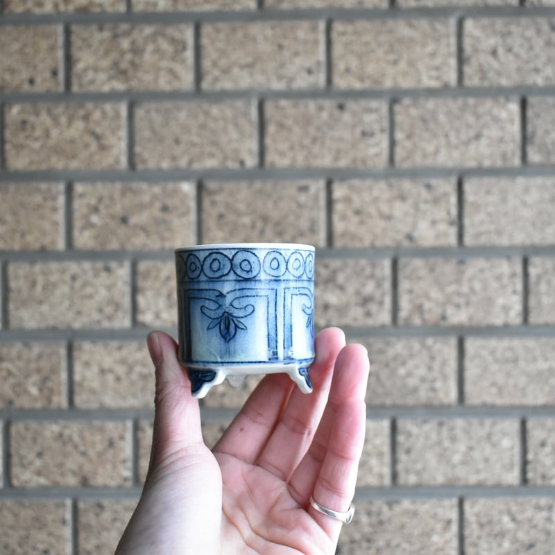 長戸製陶所】安南染付 ぐい呑み | かさねあわせ