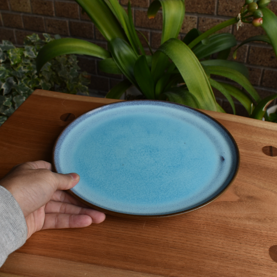 島いろ窯】灰釉ブルー 大皿 | かさねあわせ