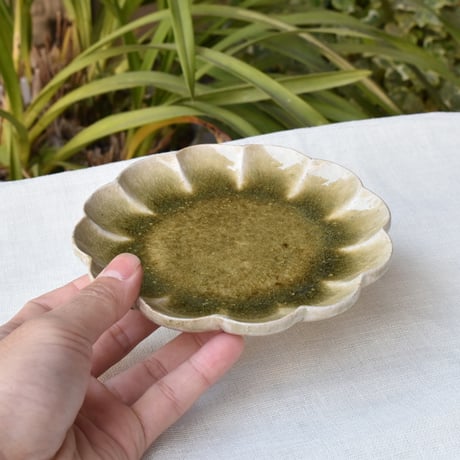 【阿部恵里】輪花皿 中 灰釉