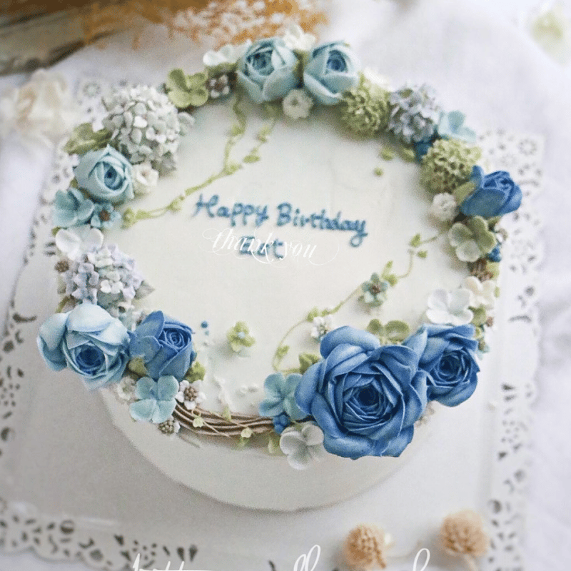 「希少な薔薇を生かしたリース♡」アシンメトリーのデザインです 希少な薔薇を生かしたリース」アシンメトリーのデザインです