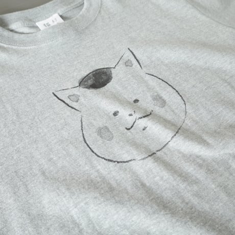 猫村さんのTシャツ・顔（グレー）