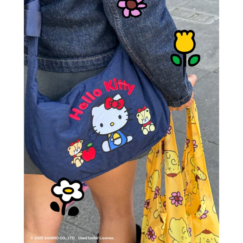 新品未使用 Baggu ハローキティ刺繍ボディバッグ ネイビー BAGGU×SANRIO Medium Nylon Crescent Bag Embroide