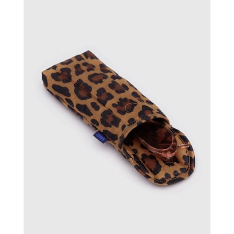 BAGGU Puffy Glasses Sleeve Leopard