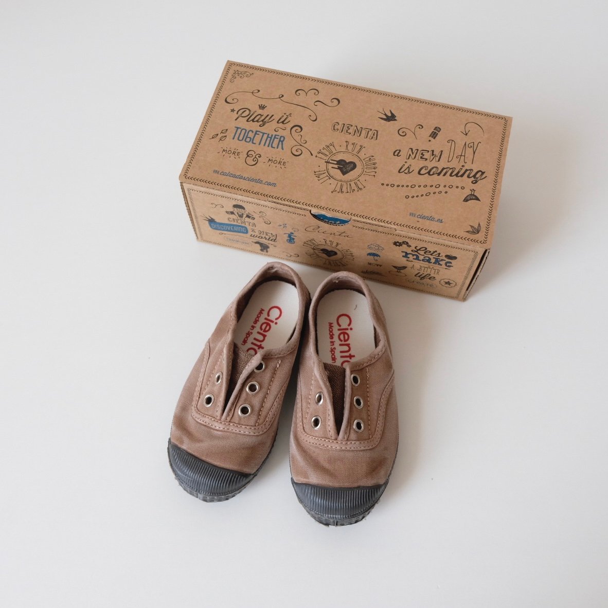 Cienta DECK SHOES beige/ムラ染め N70777(24(14.5cm)～