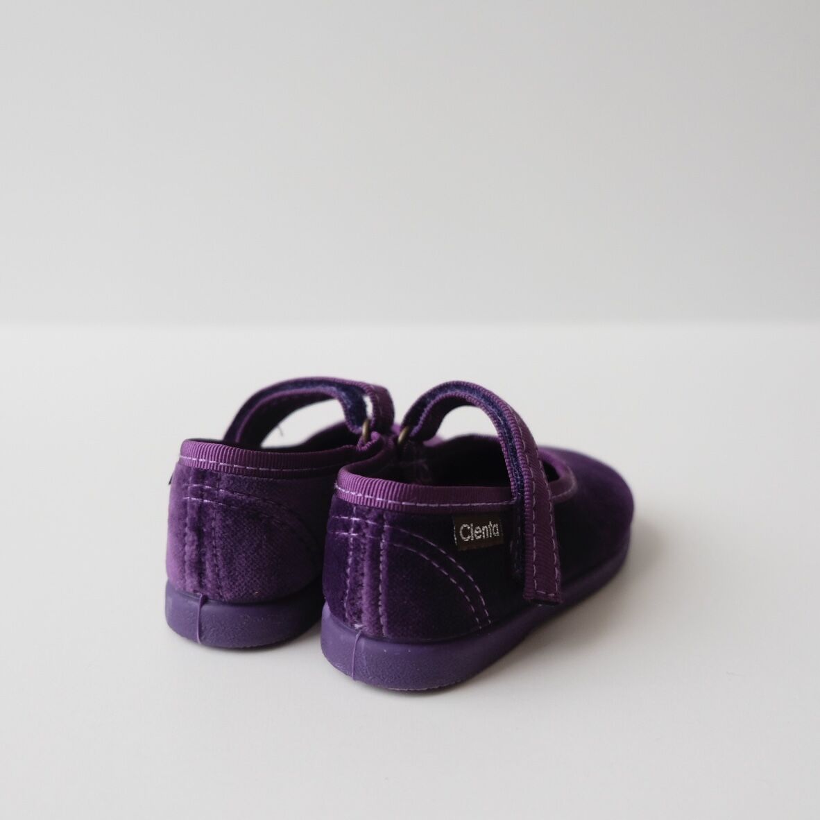 Cienta VELOUR VELCRO ONE STRAP SHOES morado / v
