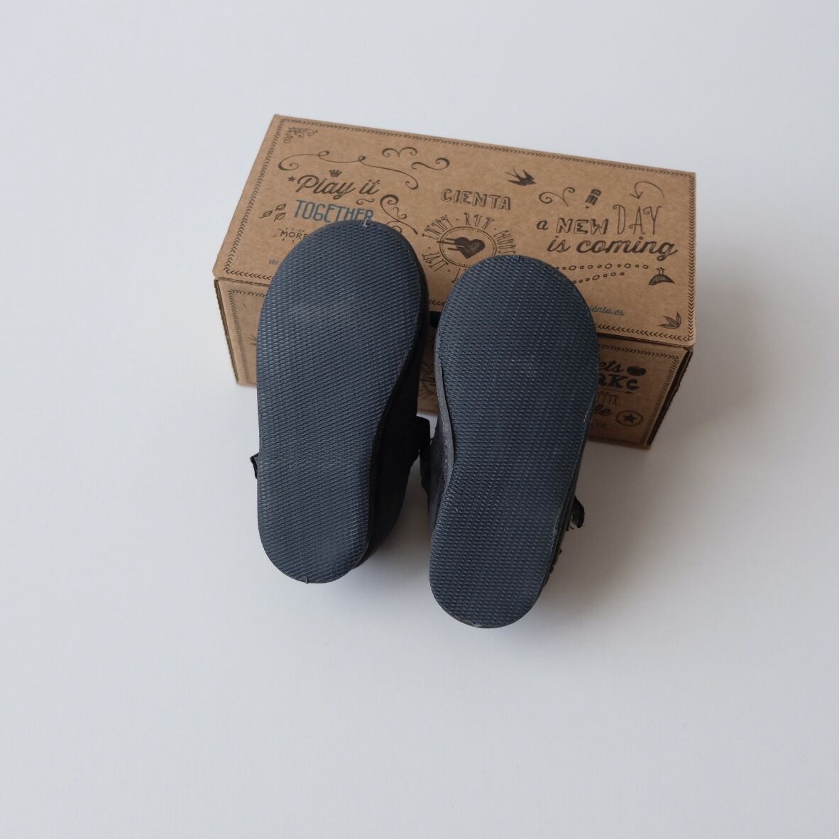 Cienta VELOUR VELCRO ONE STRAP SHOES grey / vel