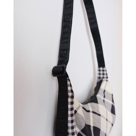 ラスト1点 BAGGU Small Nylon Crescent Bag Mixed Plaid