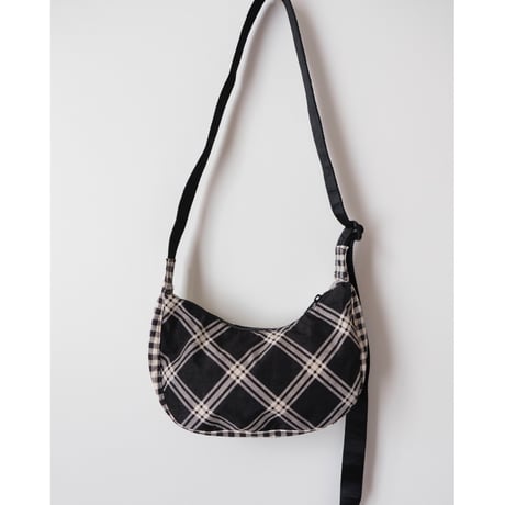 ラスト1点 BAGGU Small Nylon Crescent Bag Mixed Plaid