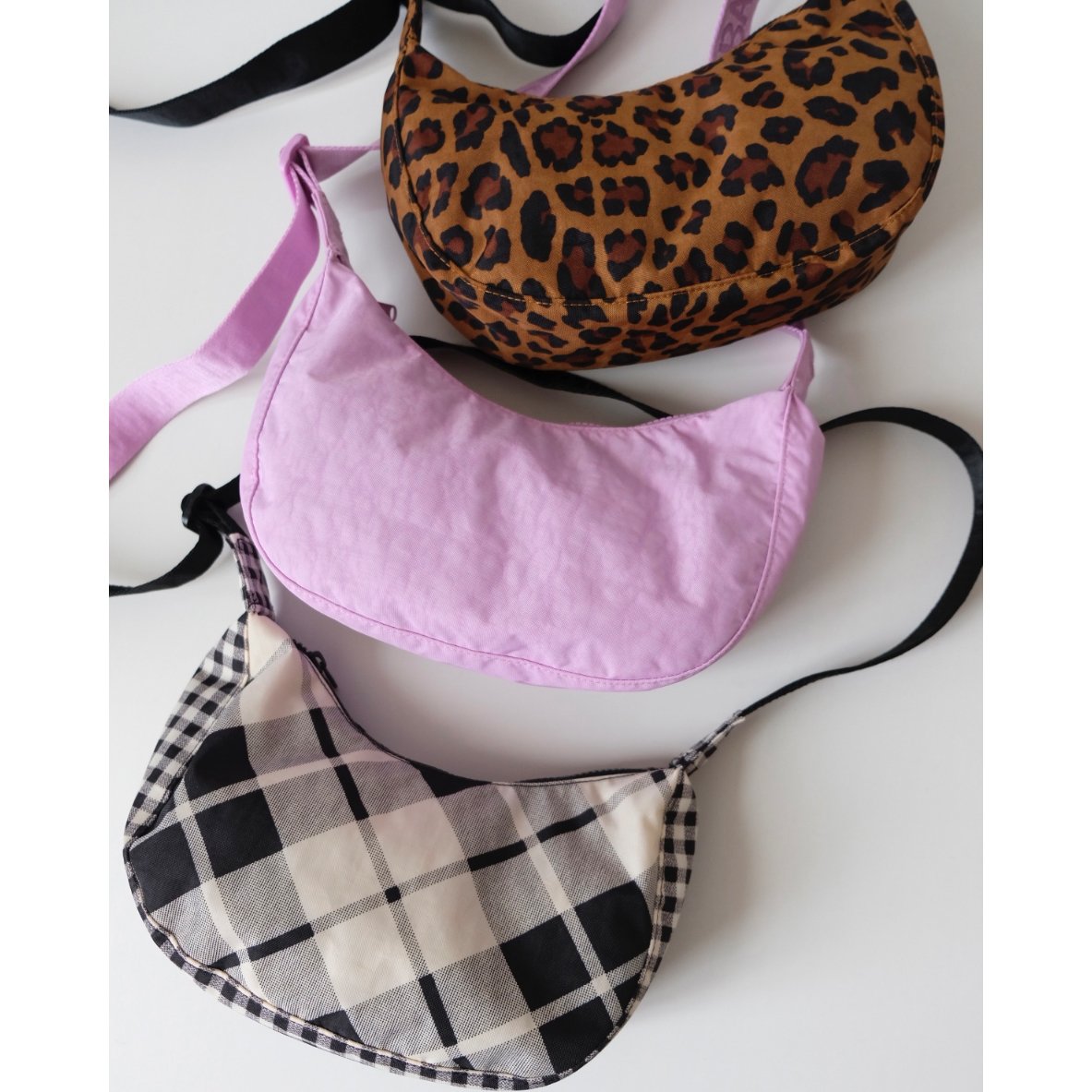 BAGGU Small Nylon Crescent Bag Mixed Plaid | UN