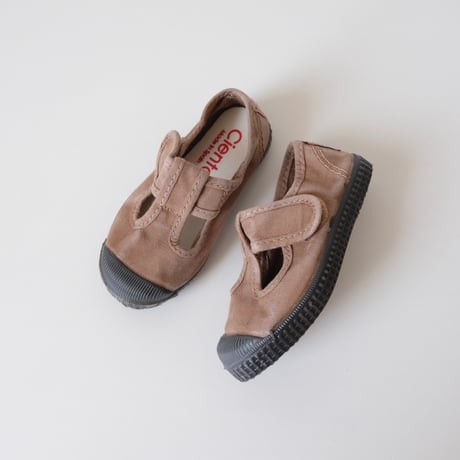 Cienta T STRAP SHOES beige/ムラ染め N77777(21(12.5cm)～23(14cm),26(16cm),29(18cm)～34 (21cm))