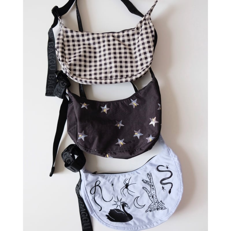 BAGGU スモールナイロンクレセントバッグ ピオニー Baggu Small Nylon Crescent Bag - Peony | Ottawa – JV Studios