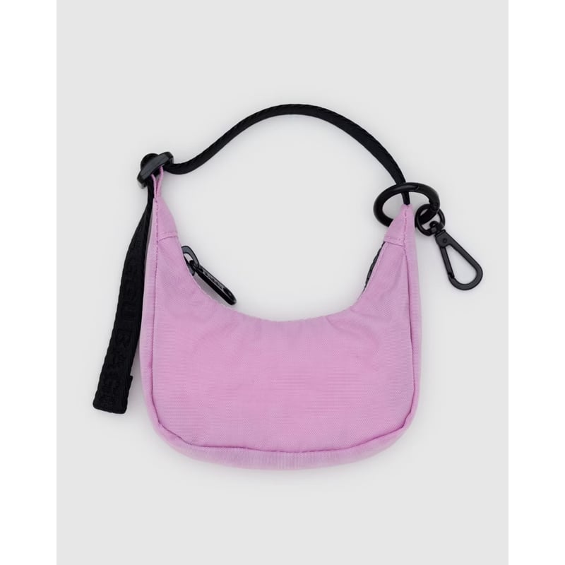 【BAGGU】限定カラー 大人気クレセントバッグ型 バッグチャーム BAGGU Crescent Bag Charm(全3色) | UNO babewear