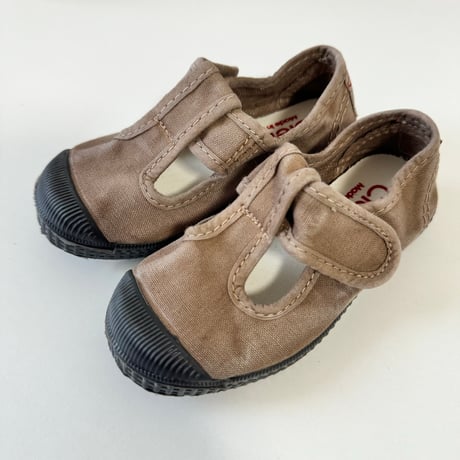 Cienta T STRAP SHOES beige/ムラ染め N77777(21(12.5cm)～23(14cm),26(16cm),29(18cm)～34 (21cm))