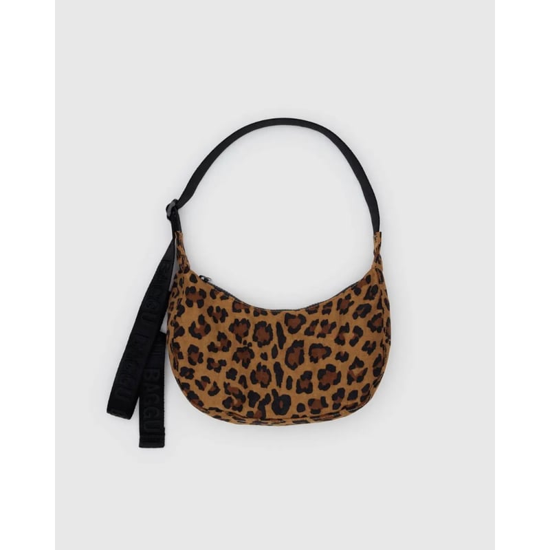BAGGU スモールナイロンクレセントバッグ ピオニー Small Nylon Crescent Bag - Peony – offe market