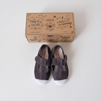 21(12.5cm)ラスト1点 Cienta T STRAP SHOES black/ムラ染め 77