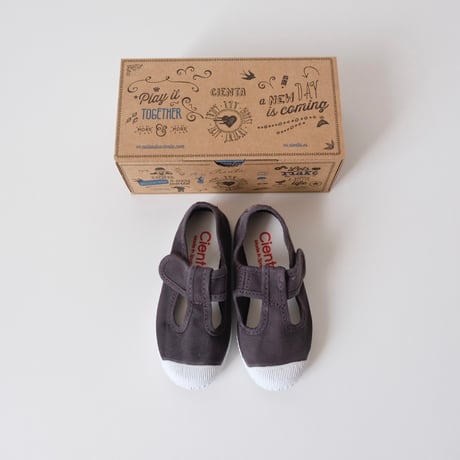 21(12.5cm)ラスト1点 Cienta T STRAP SHOES black/ムラ染め 77