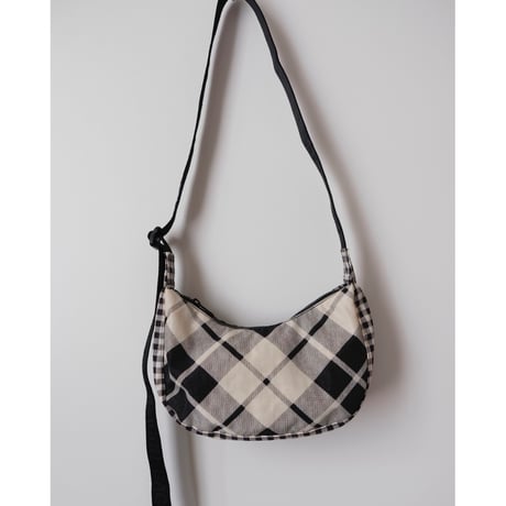 ラスト1点 BAGGU Small Nylon Crescent Bag Mixed Plaid