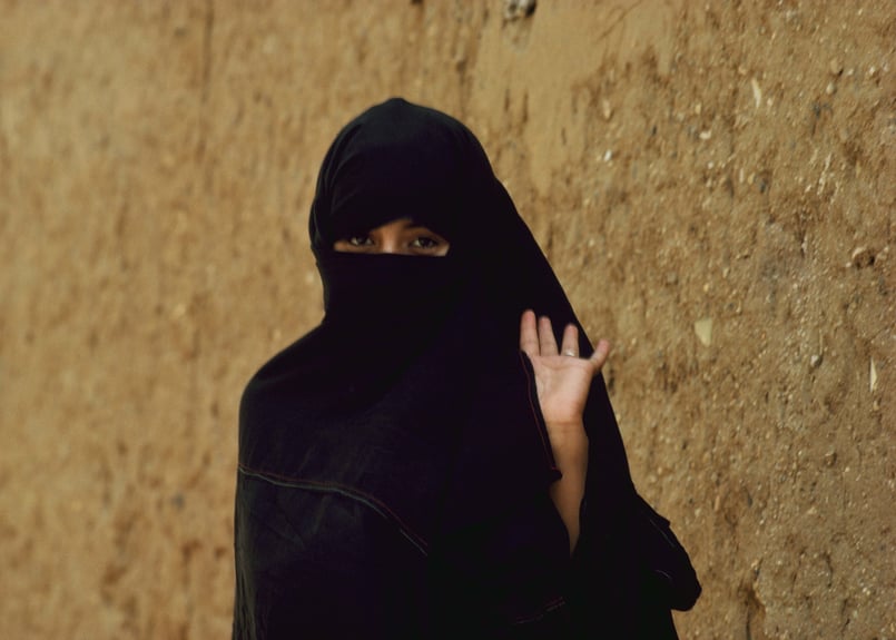 写真パネル＜黒いベールの女性＞直筆サイン付き 限定50枚