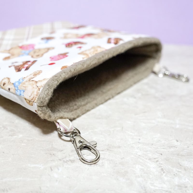 美品MCMクマ型ポーチ bayn008-t.jpg